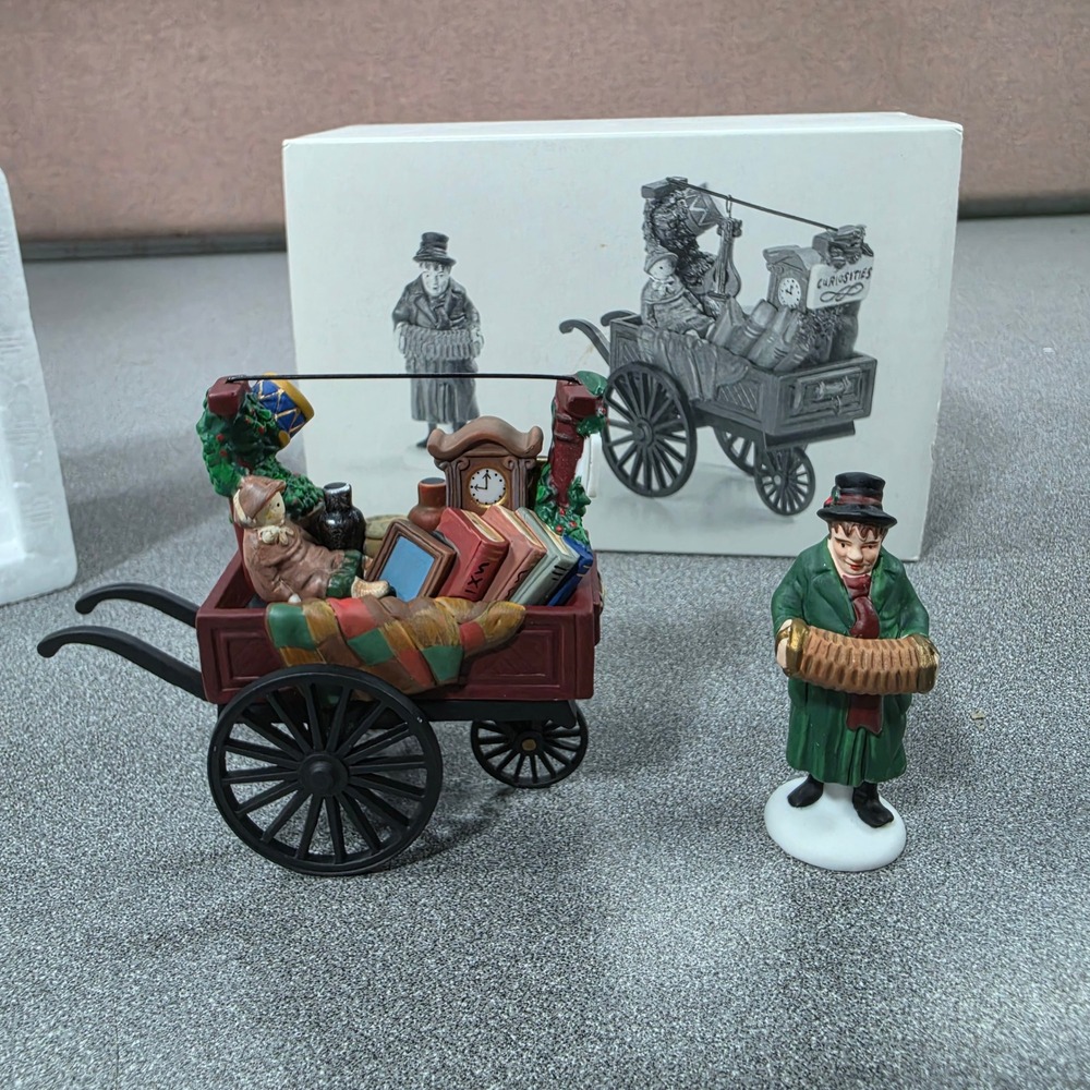 Dept 56 Chelsea Market Curiosities Monger & Cart Heritage Village Set New EX